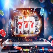 Layar perangkat seluler menampilkan halaman olahraga super88bet dengan tampilan sepak bola dan bulu tangkis